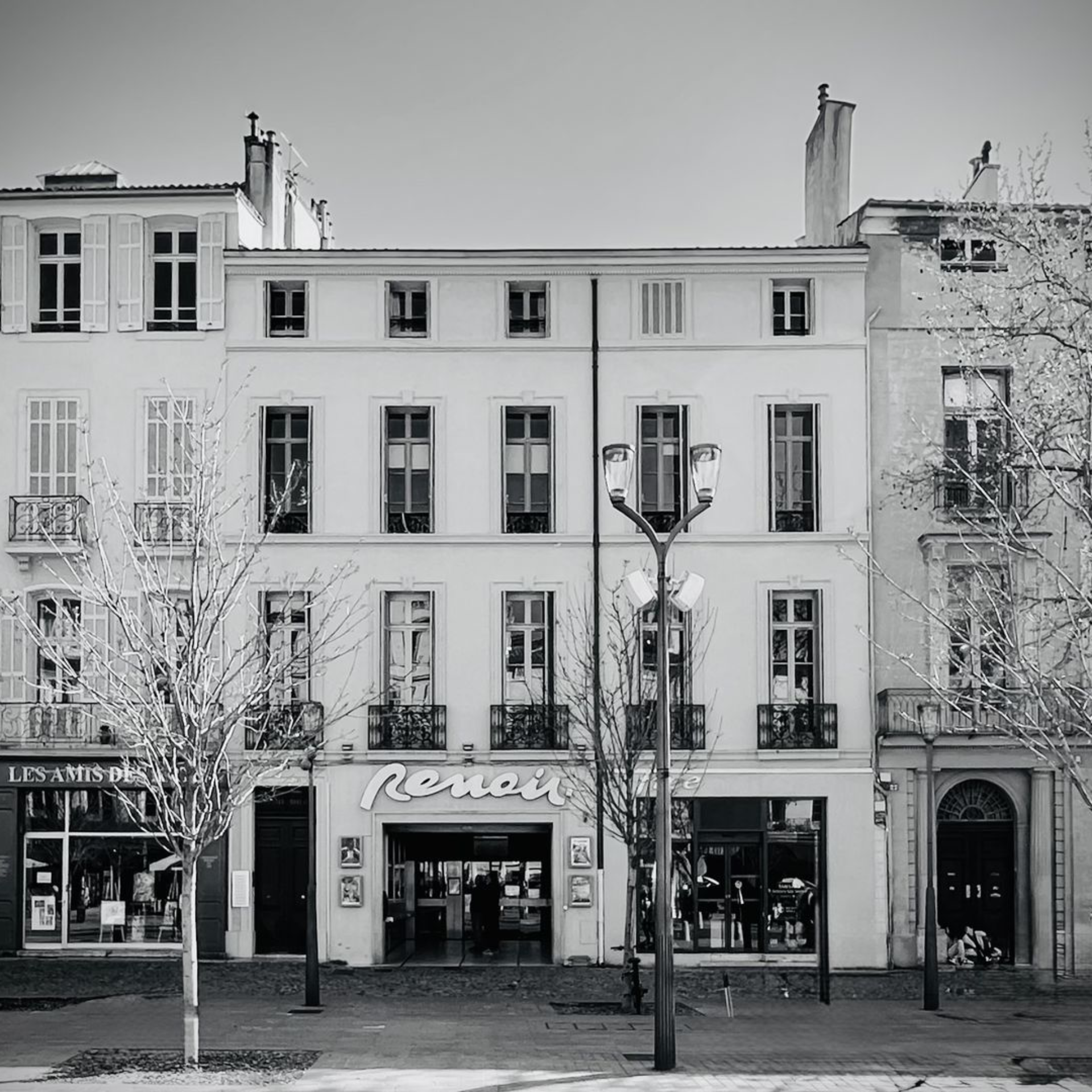 Building 24 Cours Mirabeau Aix en Provence, home of the enigmatic magician from Aix known by the stage name Pierre Rideau